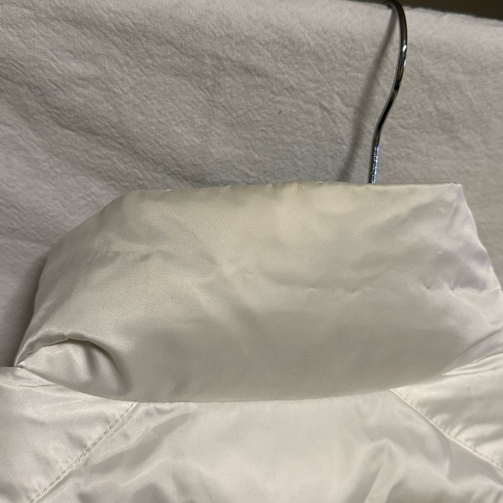 The North Face Women’s White Puffer Jacket Size M - Picture 7 of 12